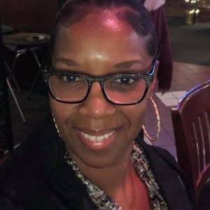 Meet your Posher, Raquel